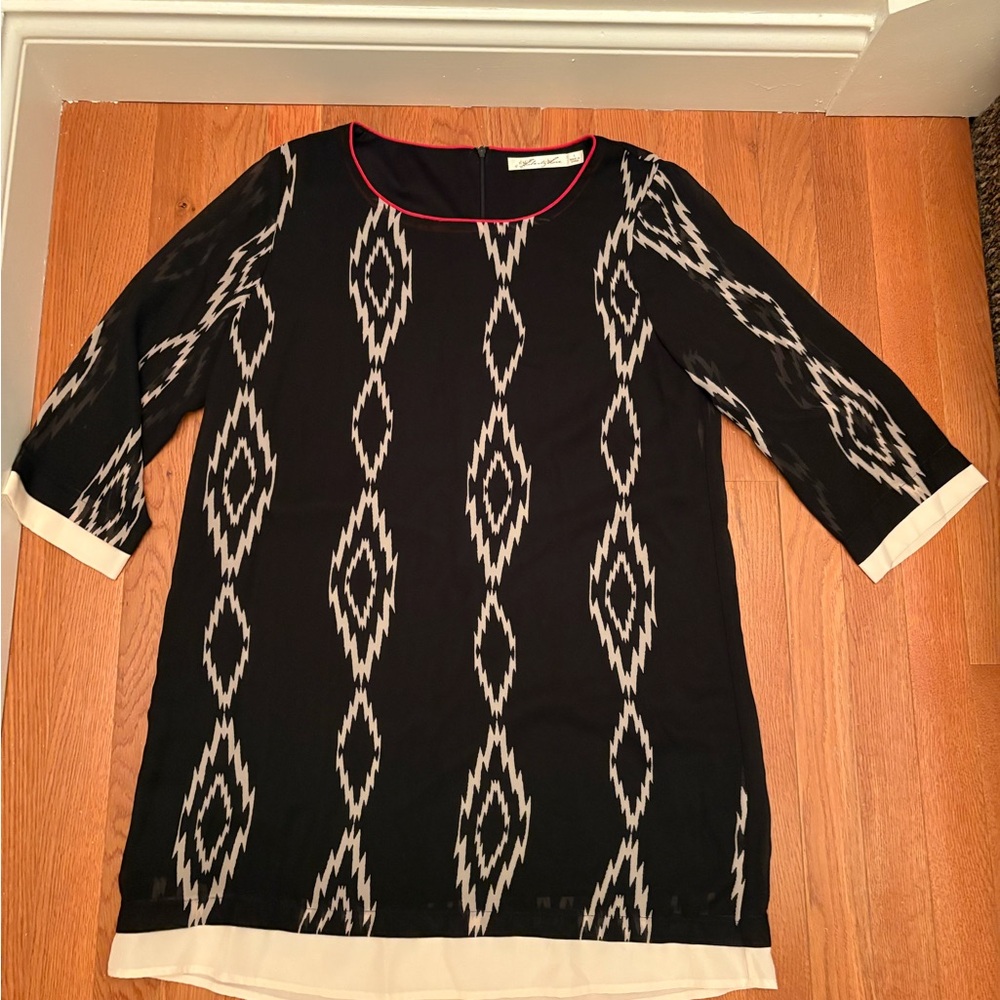 Black and White Patterned Women's Tunic